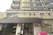 統一した色調でデザインされたマンションは周囲と調和した景観を生み出しています。