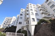 宮前平駅まで徒歩7分。都市生活の利便性と充実感を得られる立地に佇んでいます。 宮前平駅まで徒歩7分。都市生活の利便性と充実感を得られる立地に佇んでいます。