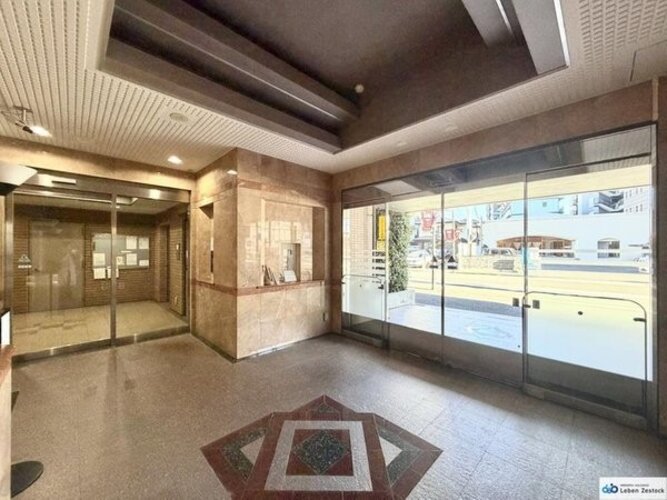 エントランス エントランス