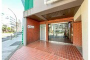 バルコニーからの眺望。近隣の建物との間隔もしっかり取られて風通し良好です。 バルコニーからの眺望。近隣の建物との間隔もしっかり取られて風通し良好です。