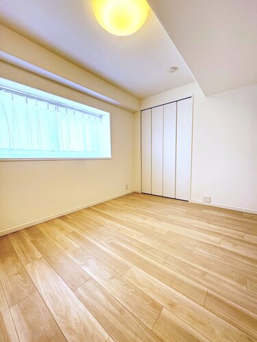 洋室①　約5.4帖