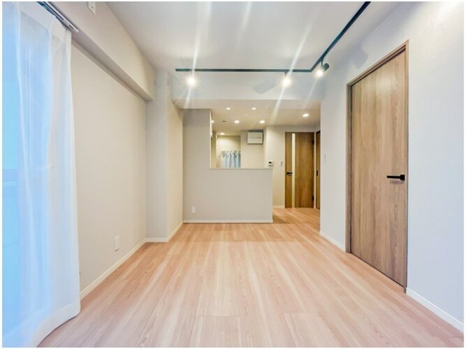 内装はシンプルに落ち着きのある空間にしています。ゆったりとしたひとときを過ごせそうです♪ 内装はシンプルに落ち着きのある空間にしています。ゆったりとしたひとときを過ごせそうです♪