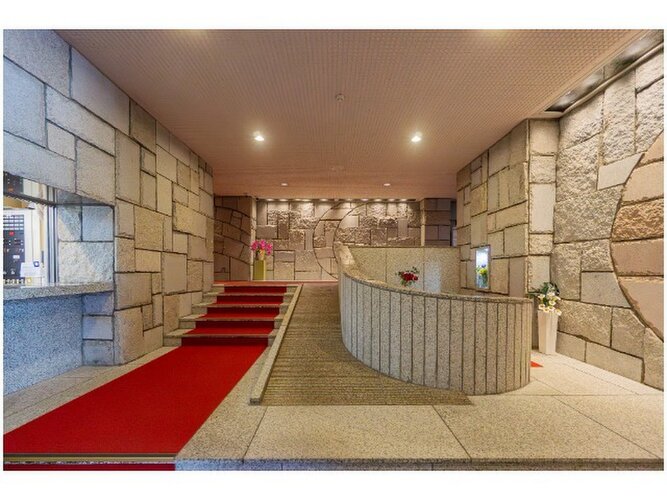 上品で清潔感があるエントランスは住人やゲストを迎え入れ、そして送り出す場にふさわしい上質な空間です。