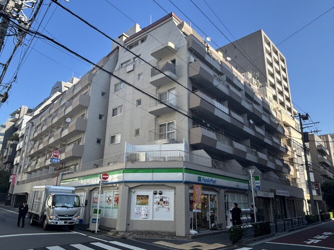 都営地下鉄大江戸線 「本郷三丁目」駅まで徒歩4分。3路線2駅利用可。