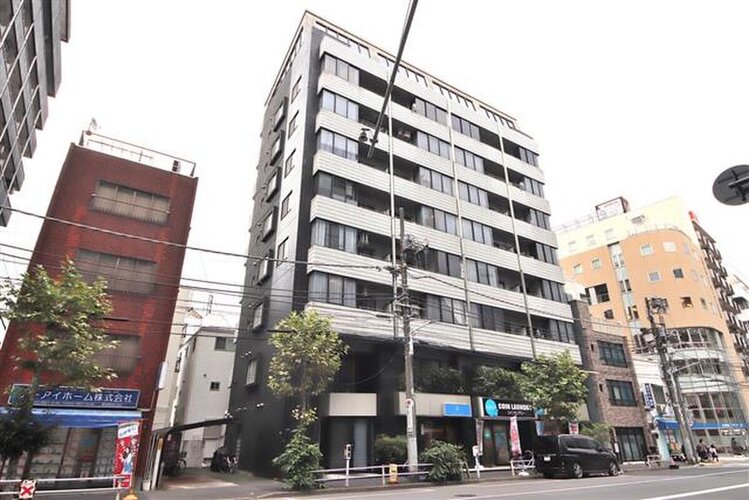 東京メトロ銀座線「稲荷町」駅より徒歩3分タイル貼り外観が印象的です 東京メトロ銀座線「稲荷町」駅より徒歩3分タイル貼り外観が印象的です