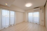 内装はシンプルに落ち着きのある空間にしています。ゆったりとしたひとときを過ごせそうです♪