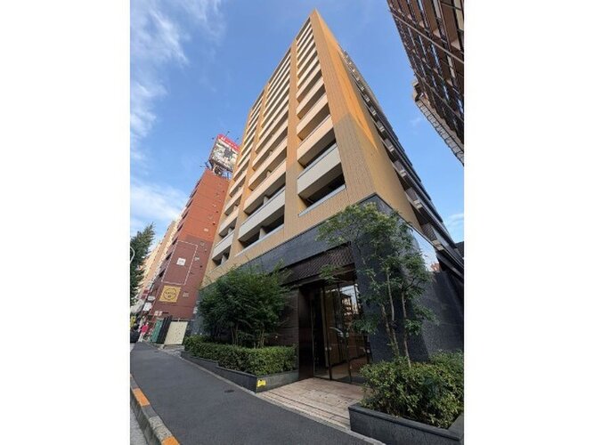 統一した色調でデザインされたマンションは周囲と調和した景観を生み出しています。