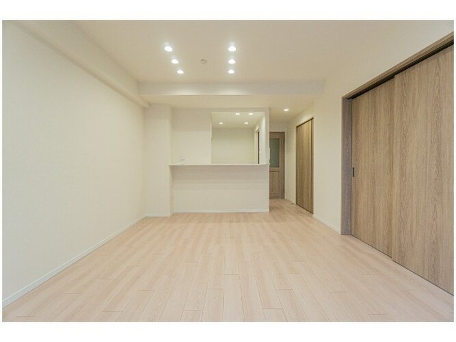 内装はシンプルに落ち着きのある空間にしています。ゆったりとしたひとときを過ごせそうです♪ 内装はシンプルに落ち着きのある空間にしています。ゆったりとしたひとときを過ごせそうです♪