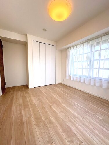 洋室②　約5.3帖