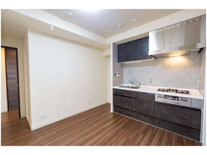 内装はシンプルに落ち着きのある空間にしています。ゆったりとしたひとときを過ごせそうです♪ 内装はシンプルに落ち着きのある空間にしています。ゆったりとしたひとときを過ごせそうです♪