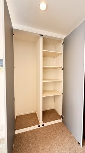 キッチン横収納スペース