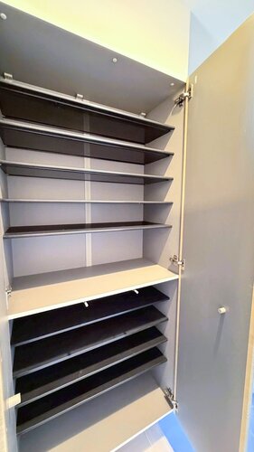 トールタイプで大容量の下足入れ