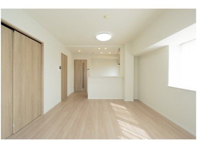 陽当り良好なＬＤＫは、温かな陽光が帰ってきたくなる場所、安心できる場所としてリビングを演出します。