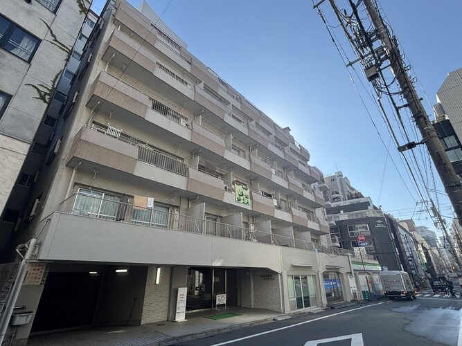 安心の夜間オートロック付マンション