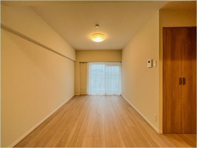 内装はシンプルに落ち着きのある空間にしています。ゆったりとしたひとときを過ごせそうです♪