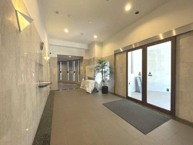 エントランス エントランス