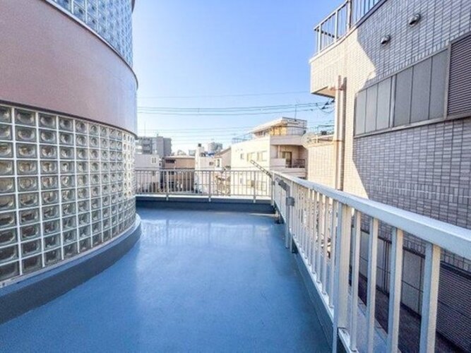 バルコニー バルコニー