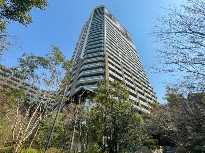 重厚感あふれる高級マンションという印象を与えてくれます。そのデザインは住むほどに実感が増すものです。 重厚感あふれる高級マンションという印象を与えてくれます。そのデザインは住むほどに実感が増すものです。