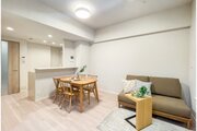 採光とライト使いで演出される落ち着きのある空間。ゆったりと伸びやかな時を過ごせそうです。 採光とライト使いで演出される落ち着きのある空間。ゆったりと伸びやかな時を過ごせそうです。