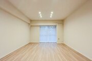 内装はシンプルに落ち着きのある空間にしています。ゆったりとしたひとときを過ごせそうです♪ 内装はシンプルに落ち着きのある空間にしています。ゆったりとしたひとときを過ごせそうです♪