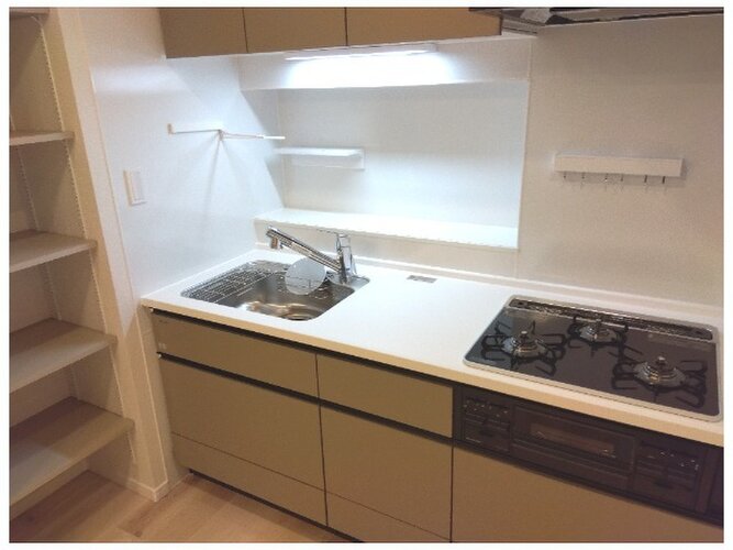 テンポよく進む調理。サクサク進められる後片付け。スタイリッシュなキッチンがサポートいたします。 テンポよく進む調理。サクサク進められる後片付け。スタイリッシュなキッチンがサポートいたします。