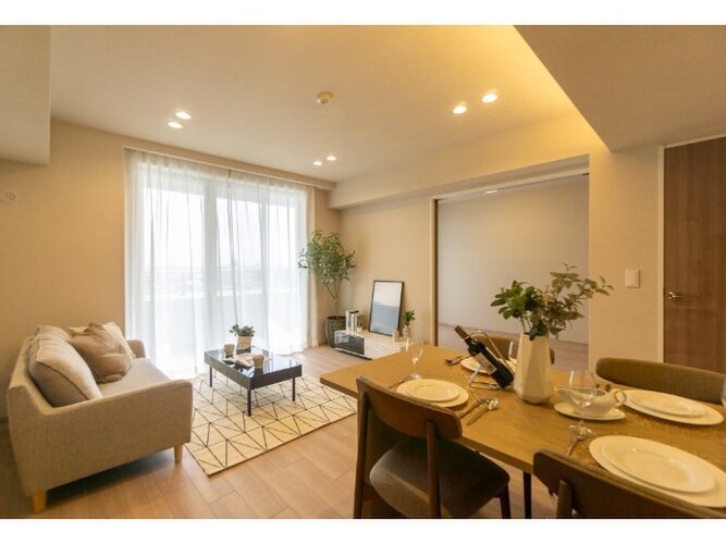 ほっと一息つけるような、安心できる空間です♪シンプルな内装は、ニーズが変わってもご活用頂けそうです。 ほっと一息つけるような、安心できる空間です♪シンプルな内装は、ニーズが変わってもご活用頂けそうです。