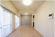 内装はシンプルに落ち着きのある空間にしています。ゆったりとしたひとときを過ごせそうです♪ 内装はシンプルに落ち着きのある空間にしています。ゆったりとしたひとときを過ごせそうです♪