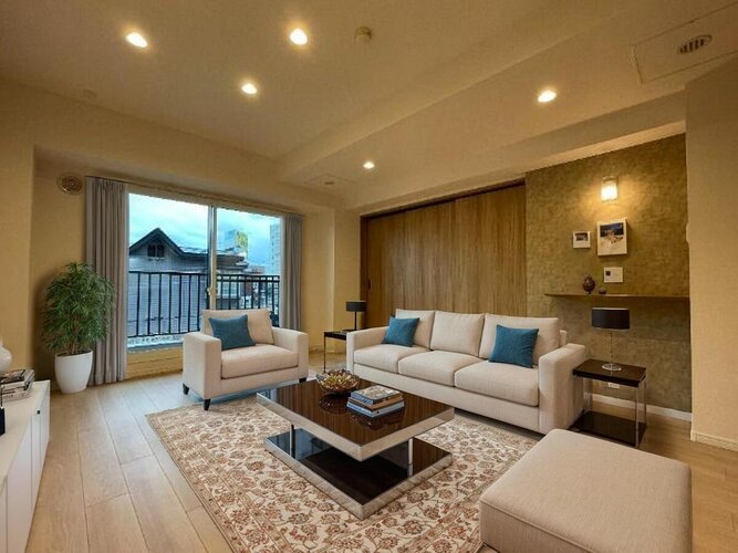 落ち着きのあるフローリングと清潔感のあるクロスが心和む空間を作り出しています。※家具はCGです。