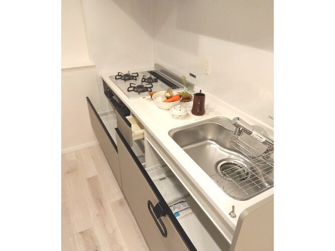 テンポよく進む調理。サクサク進められる後片付け。スタイリッシュなキッチンがサポートいたします。