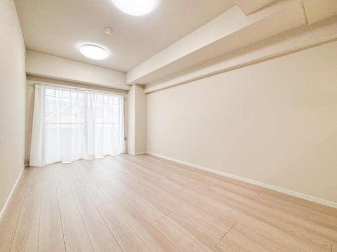 爽やかな風がそよぐ光に溢れた空間。清々しい気持ちになるお部屋です。