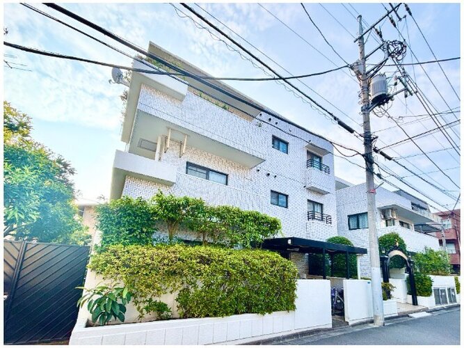 三鷹駅徒歩8分の活気ある街並みも魅力的！　