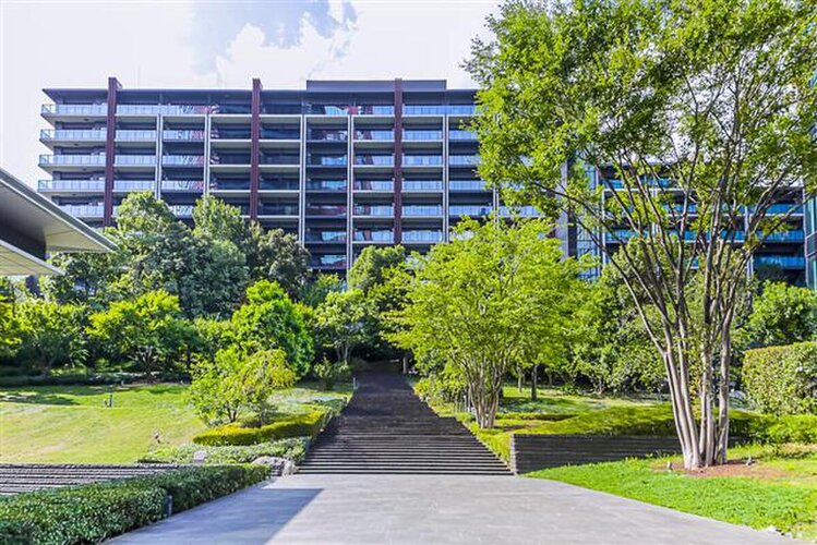 田町駅まで徒歩10分。日常生活便利な立地に佇むマンションです。 田町駅まで徒歩10分。日常生活便利な立地に佇むマンションです。