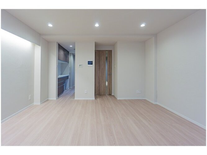 爽やかな風がそよぐ光に溢れた空間。清々しい気持ちになるお部屋です。 爽やかな風がそよぐ光に溢れた空間。清々しい気持ちになるお部屋です。