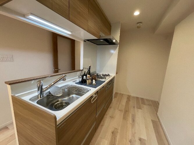 暮らしの中で輝き続けるキッチン。日々の調理を快適にサポート。あなたの暮らしに寄り添うキッチンです。 暮らしの中で輝き続けるキッチン。日々の調理を快適にサポート。あなたの暮らしに寄り添うキッチンです。