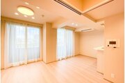 採光とライト使いで演出される落ち着きのある空間。ゆったりと伸びやかな時を過ごせそうです。 採光とライト使いで演出される落ち着きのある空間。ゆったりと伸びやかな時を過ごせそうです。
