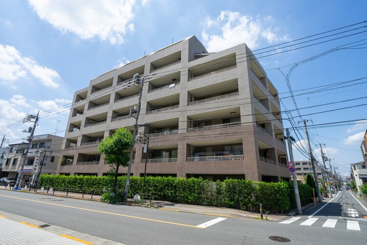 平成27年共用部大規模修繕工事実施済み!管理体制良好なマンションです。光が丘駅周辺には大型商業施設IMAやイオンなどが揃っているため、生活至便な住環境です。 平成27年共用部大規模修繕工事実施済み!管理体制良好なマンションです。光が丘駅周辺には大型商業施設IMAやイオンなどが揃っているため、生活至便な住環境です。