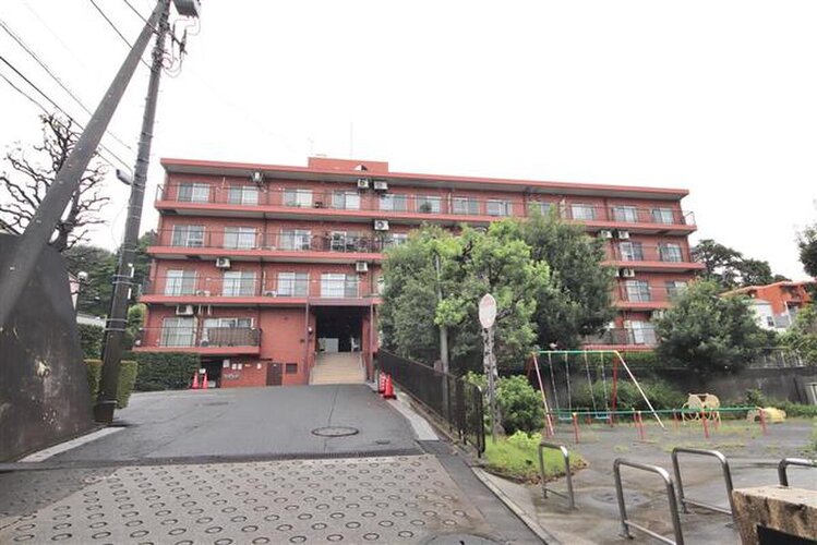 生活が送りやすい低層マンション。都市機能の利便性と緑豊かな住環境で充実した暮らしを♪