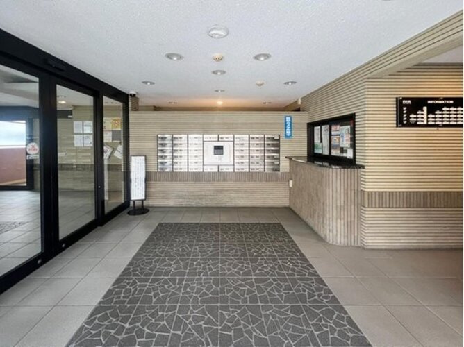 エントランス エントランス