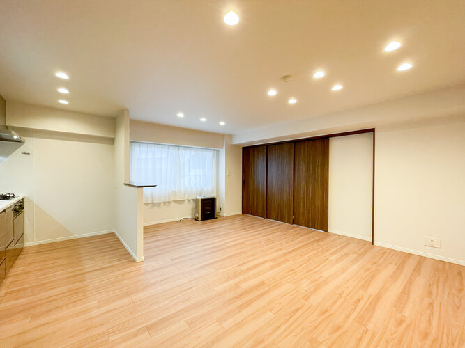 爽やかな風がそよぐ光に溢れた空間。清々しい気持ちになるお部屋です。