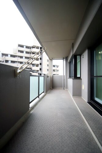 バルコニー バルコニー