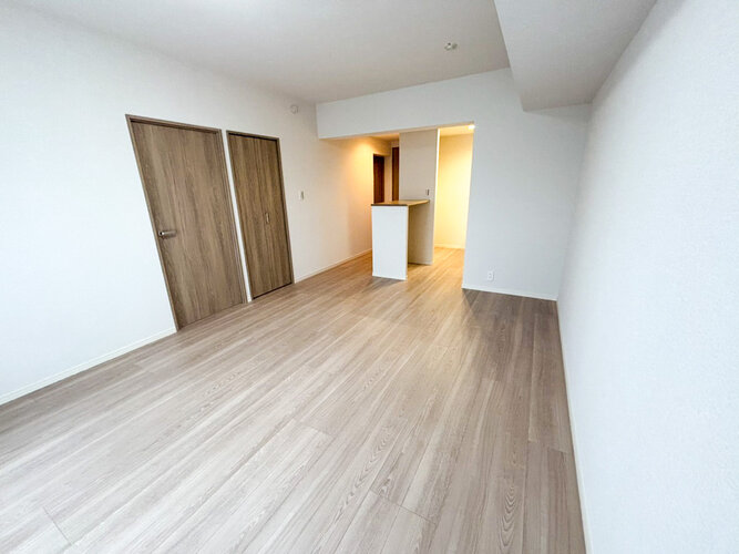 内装はシンプルに落ち着きのある空間にしています。ゆったりとしたひとときを過ごせそうです♪ 内装はシンプルに落ち着きのある空間にしています。ゆったりとしたひとときを過ごせそうです♪