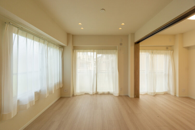 広々とした開放感を感じるLDK。思い思いに憩いの場所を作り上げていけそうです。