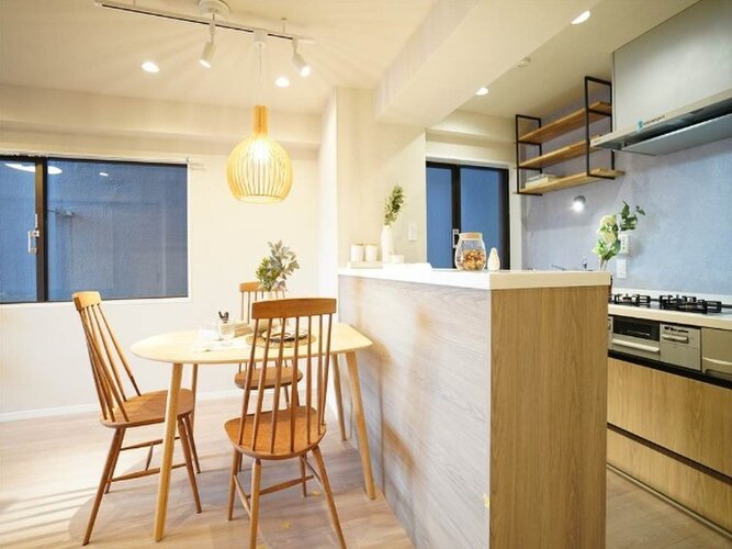 爽やかな風がそよぐ光に溢れた空間。清々しい気持ちになるお部屋です。