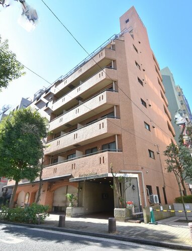 ブラウンの外壁タイル貼りマンション ブラウンの外壁タイル貼りマンション