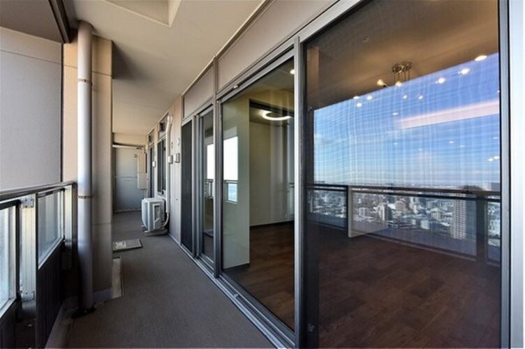 バルコニー バルコニー