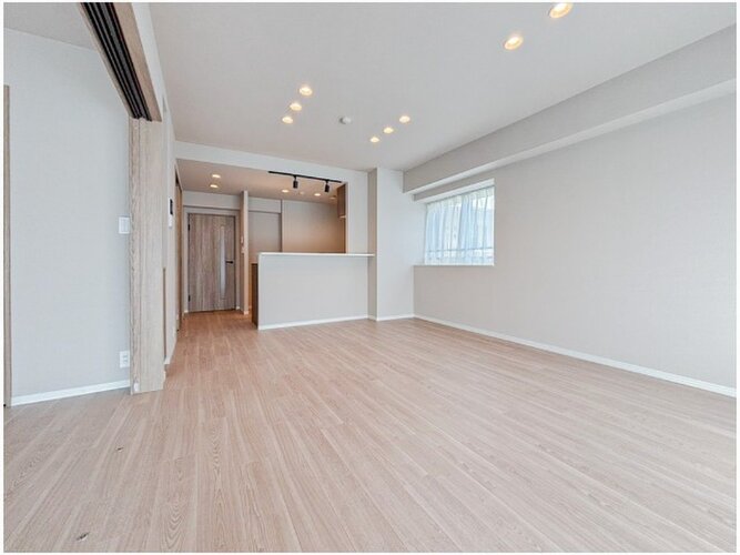 内装はシンプルに落ち着きのある空間にしています。ゆったりとしたひとときを過ごせそうです♪