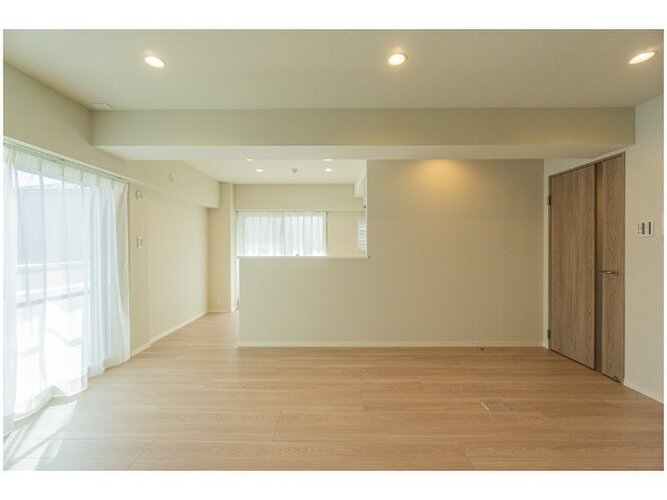 爽やかな風がそよぐ光に溢れた空間。清々しい気持ちになるお部屋です。