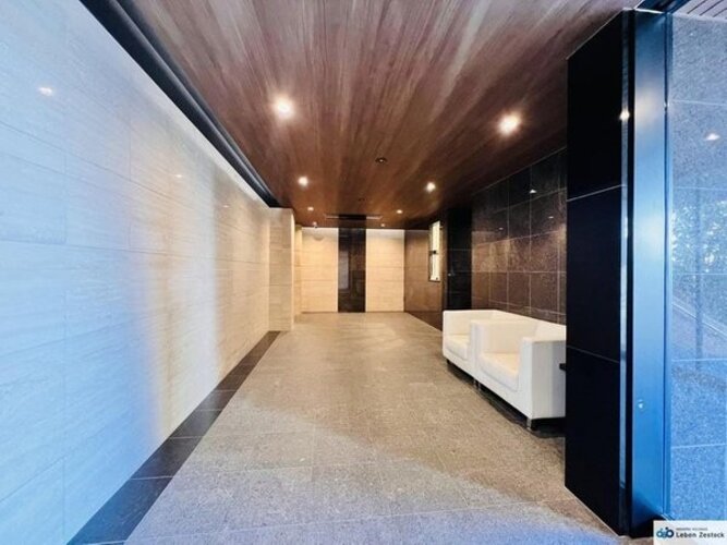 エントランス エントランス