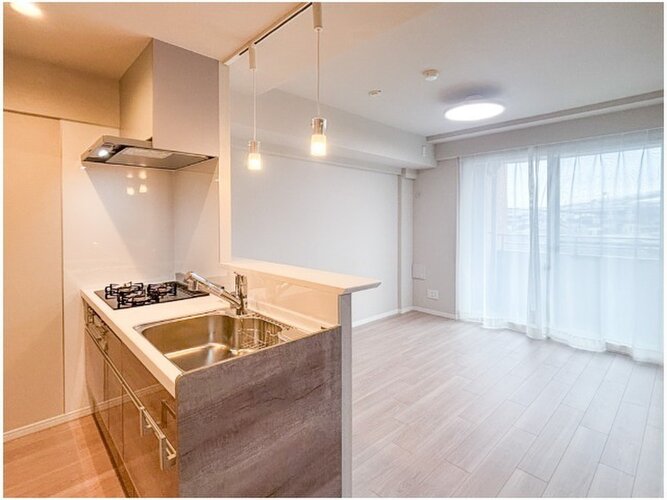 爽やかな風がそよぐ光に溢れた空間。清々しい気持ちになるお部屋です。