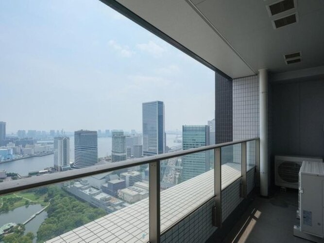 バルコニー バルコニー